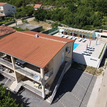Apartmani Galic マスレニツァ エクステリア 写真